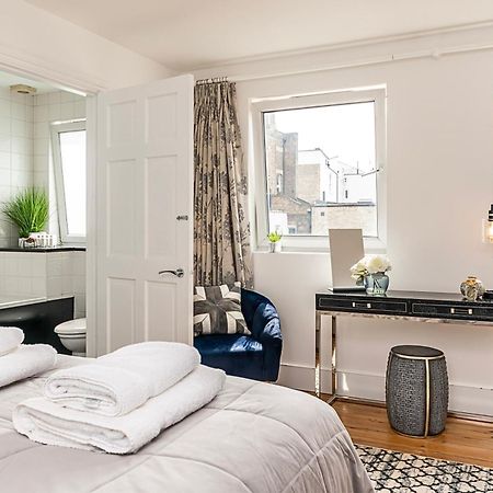 The Secret Kensington Garden Mews-2 Bedroom Full House-2 Train Lines- Spacious-Kings Road- Harrods -Chelsea Stadium-Private Small Patio London Exteriör bild