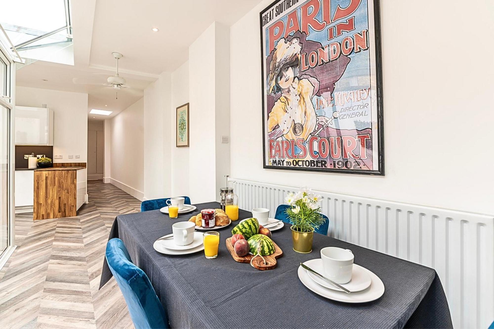 The Secret Kensington Garden Mews-2 Bedroom Full House-2 Train Lines- Spacious-Kings Road- Harrods -Chelsea Stadium-Private Small Patio London Exteriör bild
